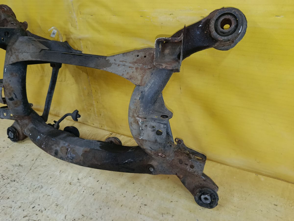 Балка подвески на Toyota Verossa GX115 1G-FE Фото 8