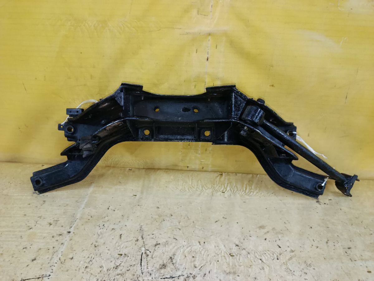 Балка подвески на Nissan Ad Van VHNY11 QG18DE Фото 1