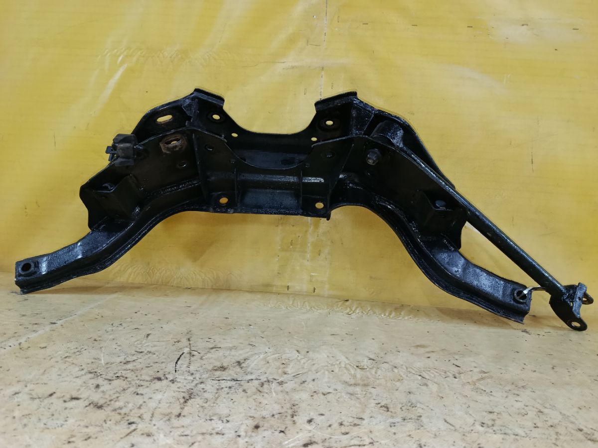 Балка подвески на Nissan Ad Van VHNY11 QG18DE Фото 3