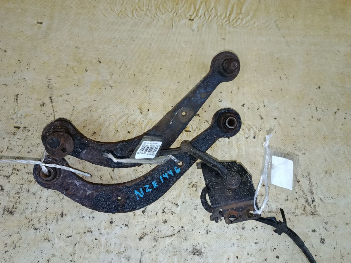 Рычаг на Toyota Corolla Fielder NZE144G 1NZ-FE Фото 4