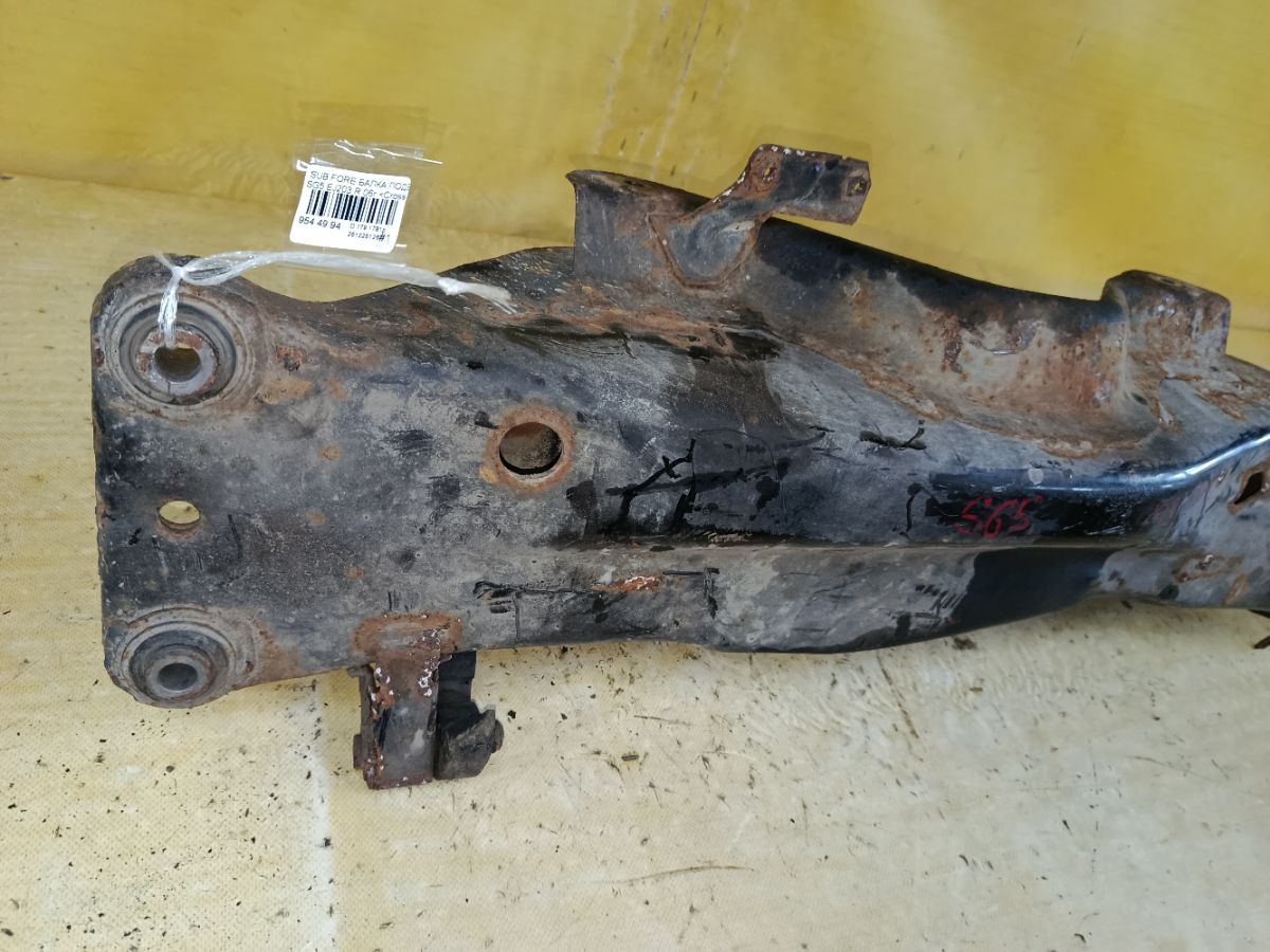 Балка подвески на Subaru Forester SG5 EJ203 Фото 3