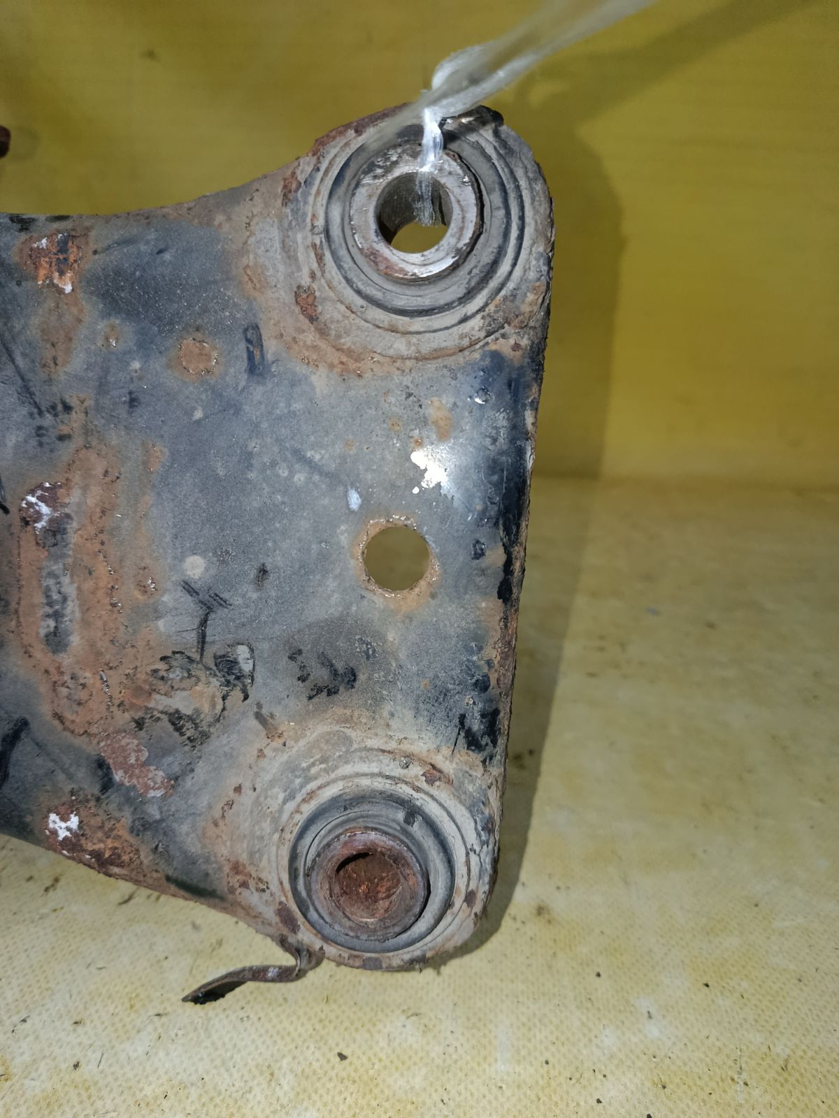 Балка подвески на Subaru Forester SG5 EJ203 Фото 5