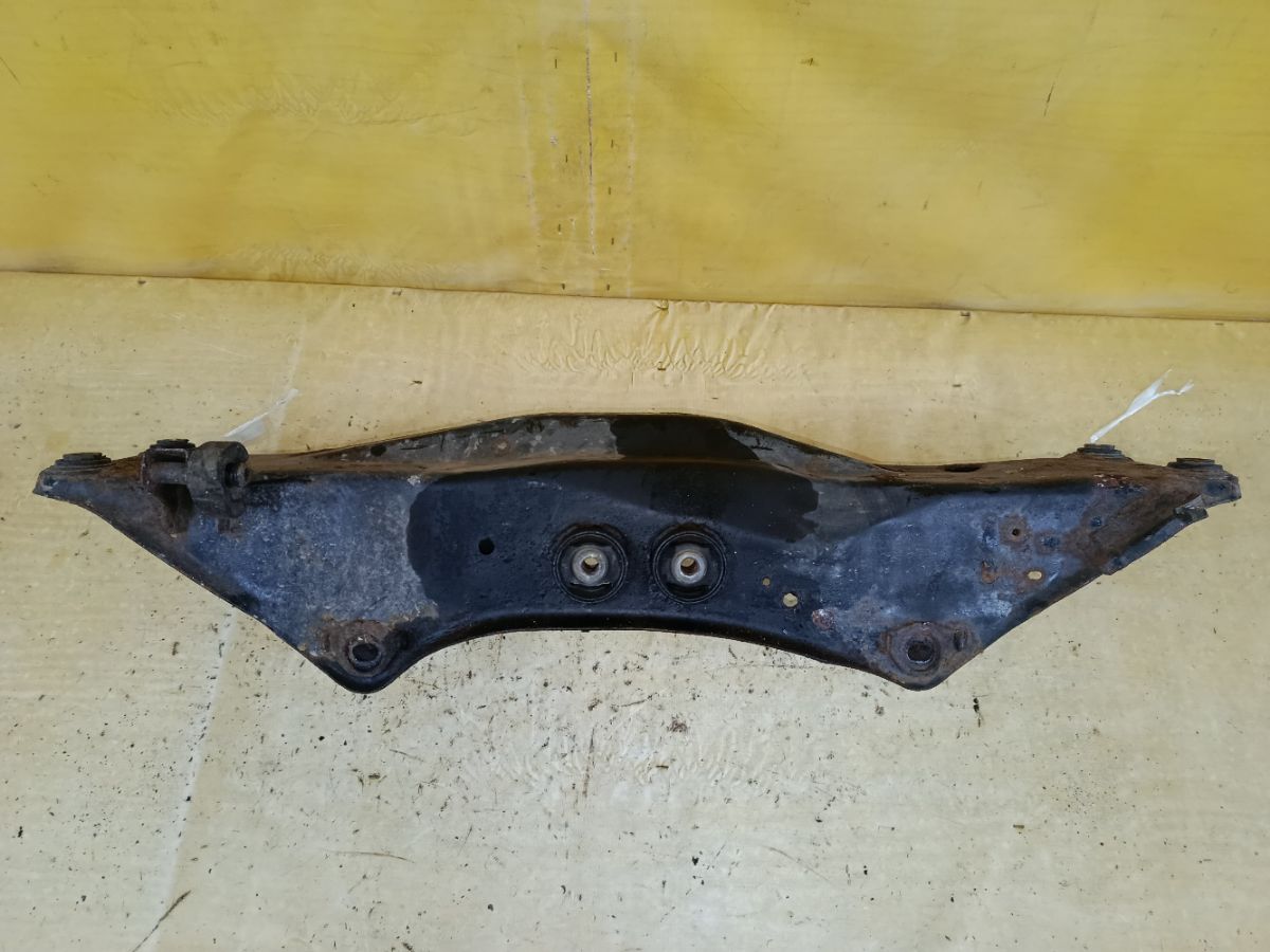 Балка подвески на Subaru Forester SG5 EJ203 Фото 8