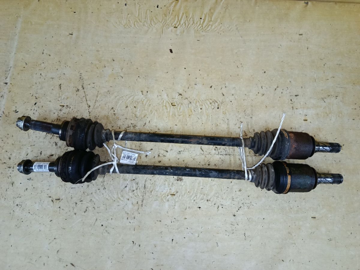 Привод на Subaru Forester SG5 EJ203 Фото 1