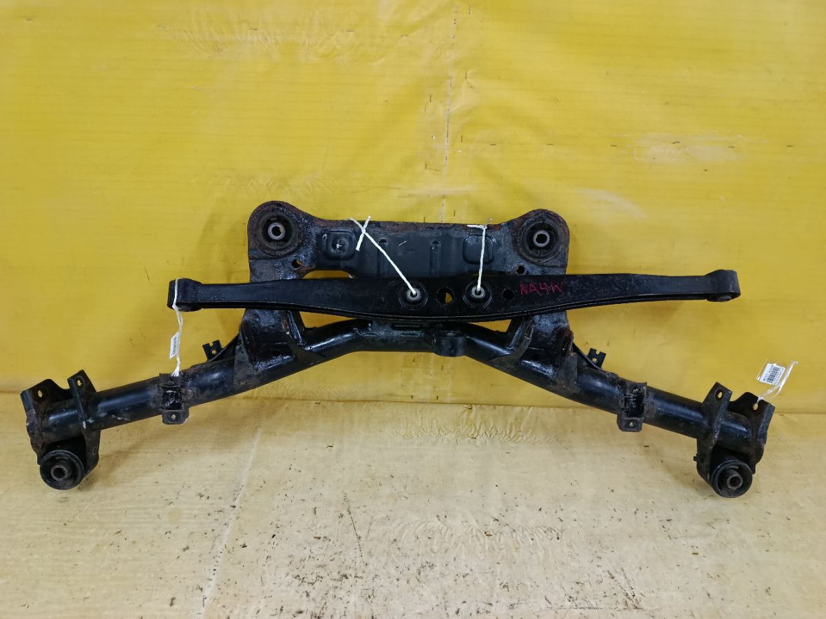 Балка подвески на Mitsubishi Grandis NA4W 4G69 Фото 1