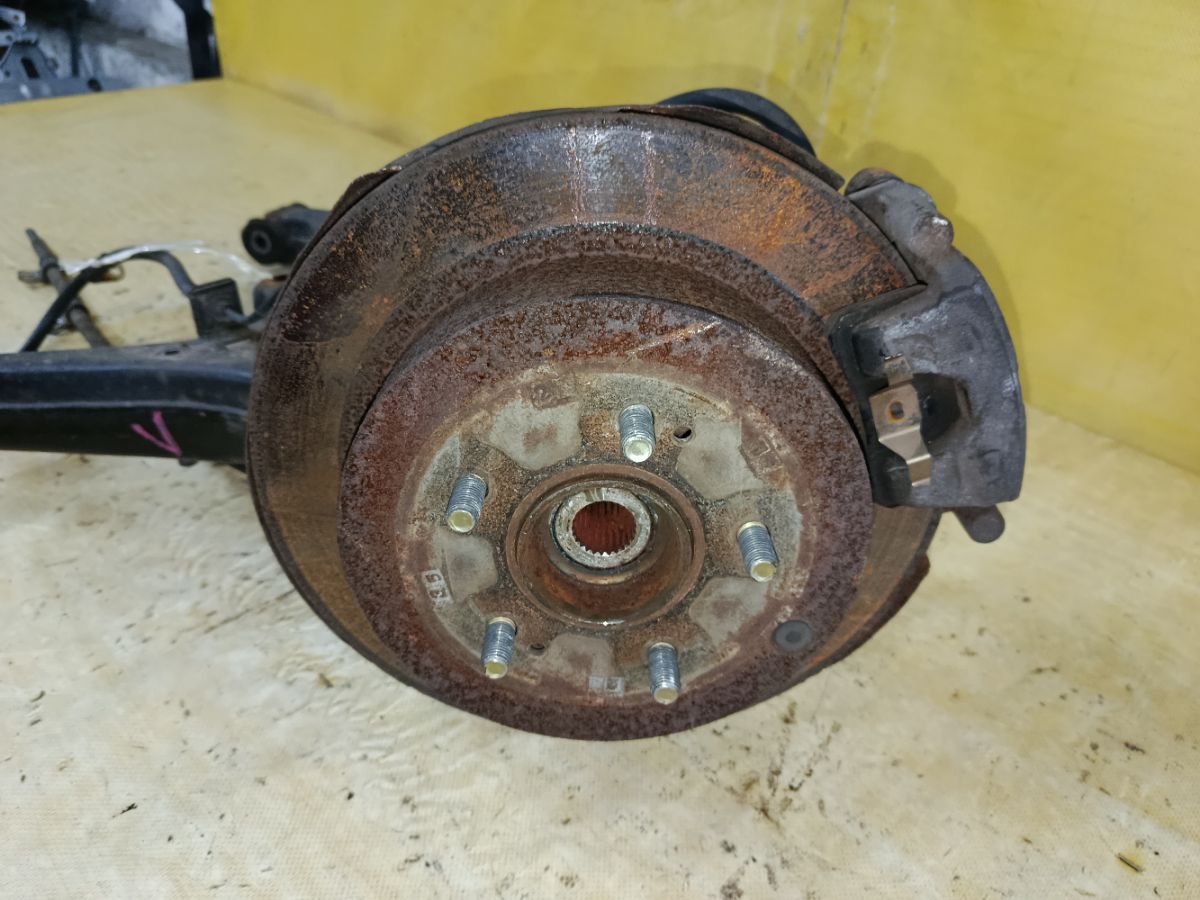 Ступица на Mitsubishi Grandis NA4W 4G69 Фото 2