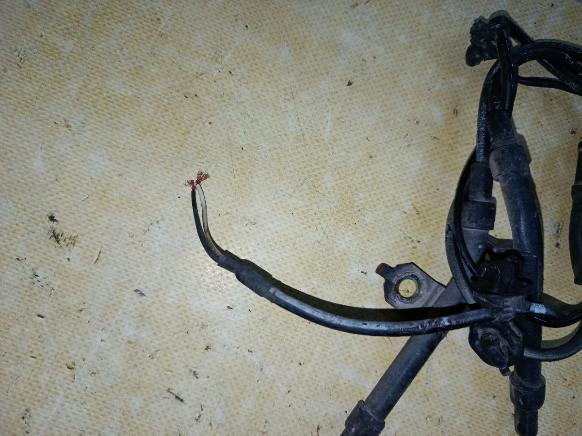 Датчик ABS на Mitsubishi Grandis NA4W 4G69 Фото 3