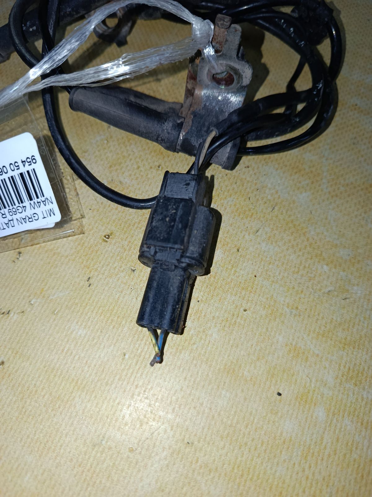 Датчик ABS на Mitsubishi Grandis NA4W 4G69 Фото 4