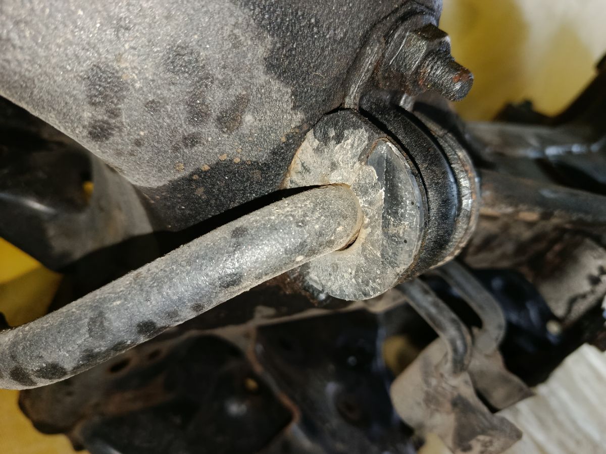 Балка подвески на Nissan X-Trail NT31 MR20DE Фото 7