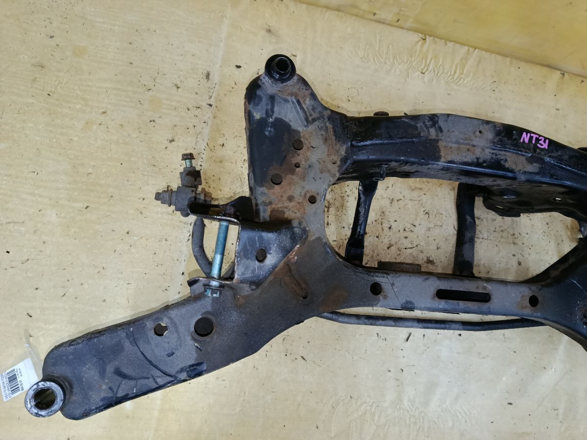 Балка подвески на Nissan X-Trail NT31 MR20DE Фото 10