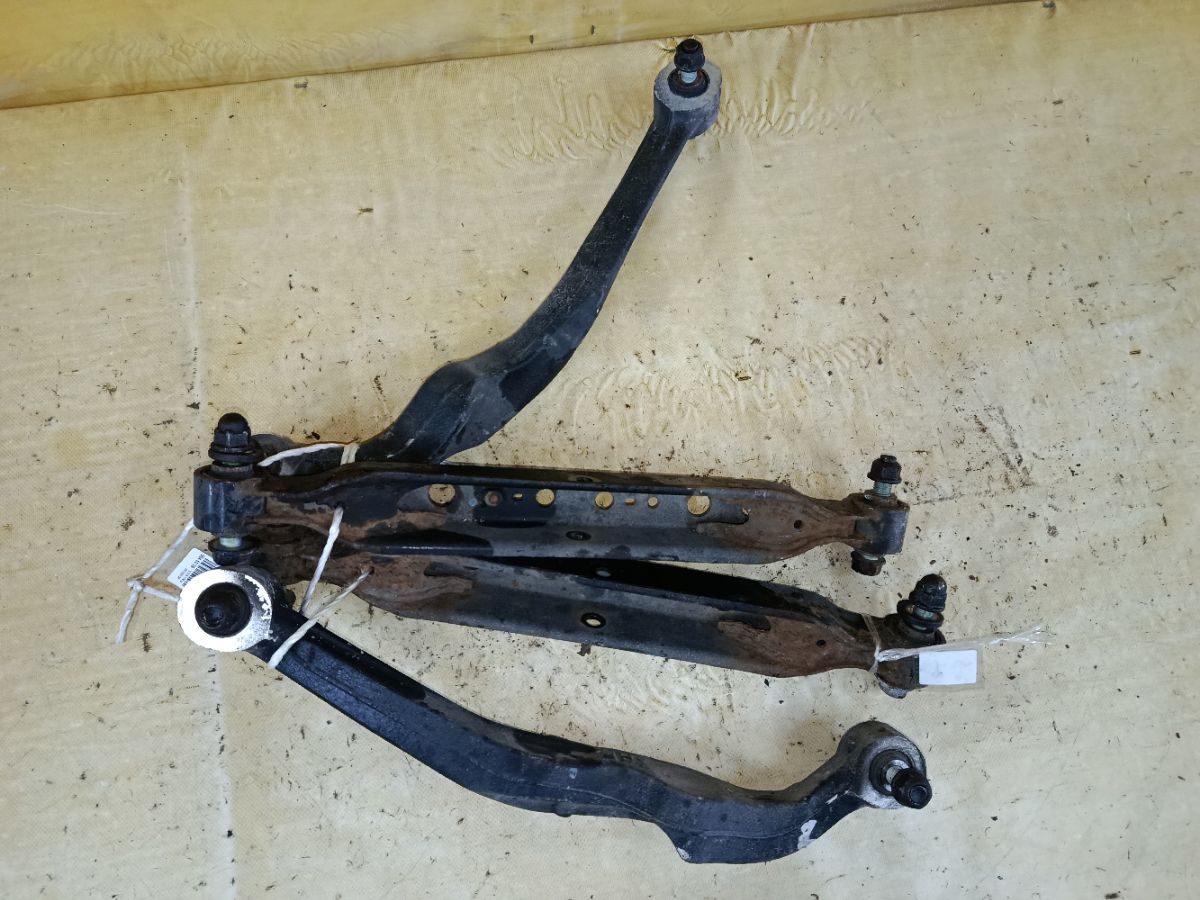 Рычаг на Nissan X-Trail NT31 MR20DE Фото 1