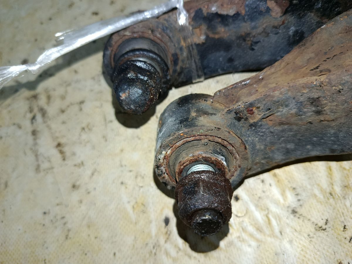 Рычаг на Nissan X-Trail NT31 MR20DE Фото 4