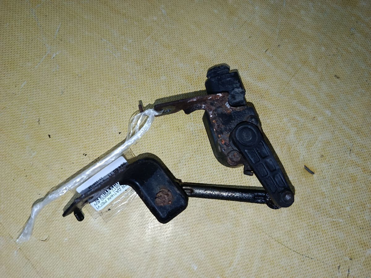 Датчик регулировки наклона фар 53812-89900 на Nissan X-Trail NT31 Фото 1