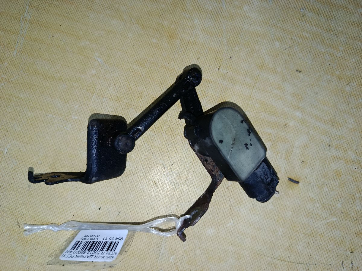 Датчик регулировки наклона фар 53812-89900 на Nissan X-Trail NT31 Фото 2