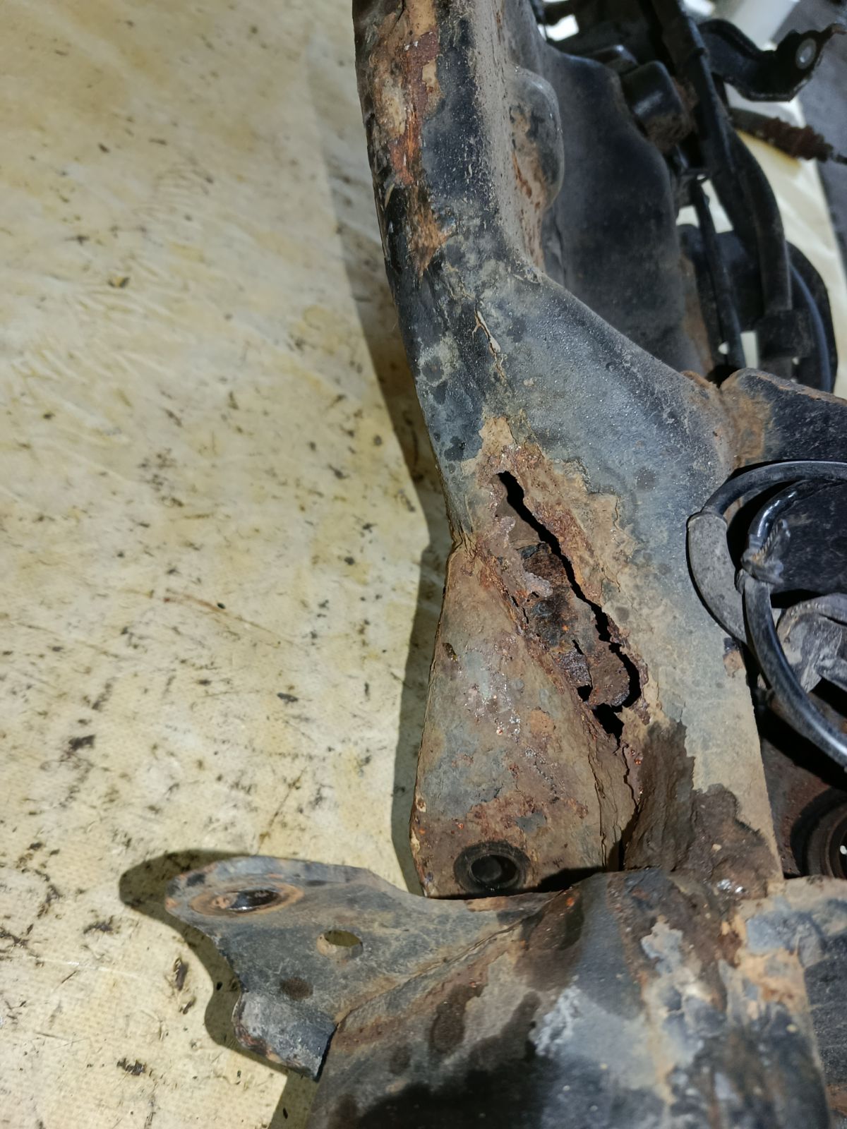 Ступица на Nissan X-Trail NT31 MR20DE Фото 7