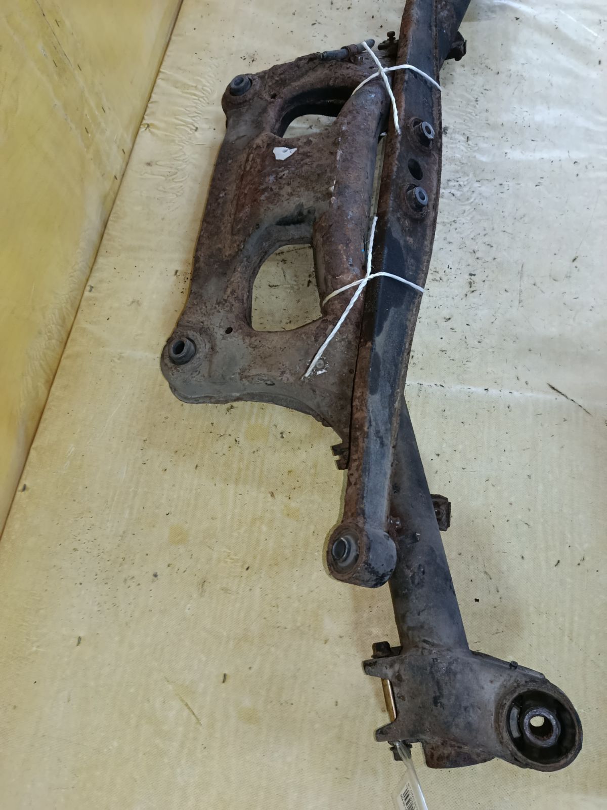 Балка подвески на Mitsubishi Grandis NA4W 4G69 Фото 11