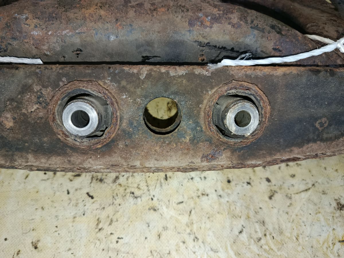 Балка подвески на Mitsubishi Grandis NA4W 4G69 Фото 12