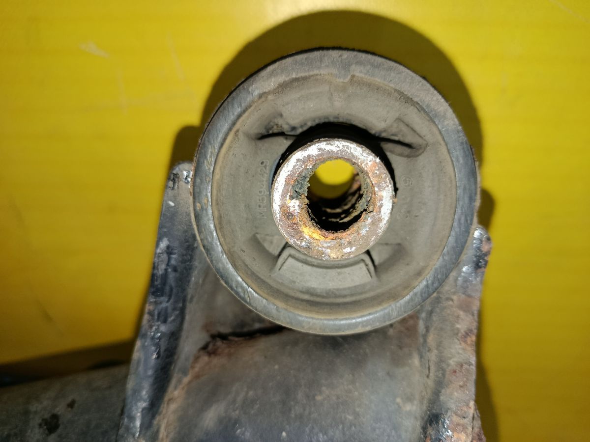 Балка подвески на Mitsubishi Grandis NA4W 4G69 Фото 7