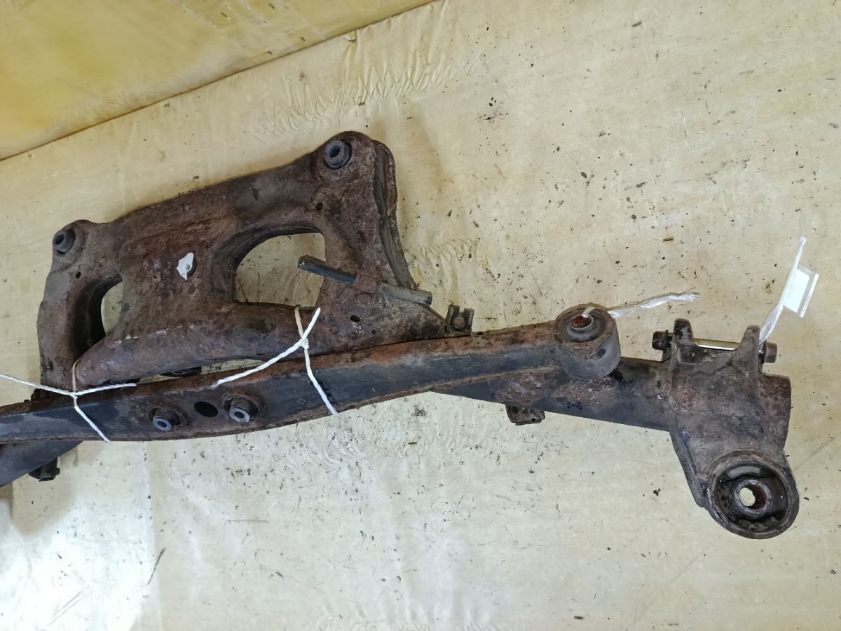 Балка подвески на Mitsubishi Grandis NA4W 4G69 Фото 10