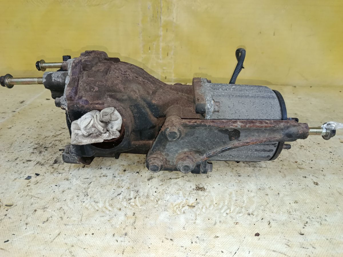 Редуктор MR586610 на Mitsubishi Grandis NA4W 4G69 Фото 2