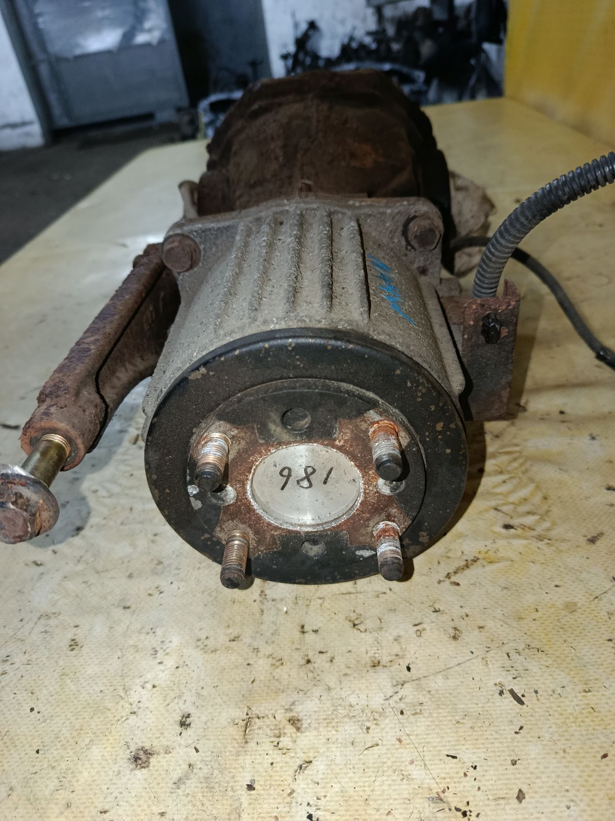 Редуктор MR586610 на Mitsubishi Grandis NA4W 4G69 Фото 3