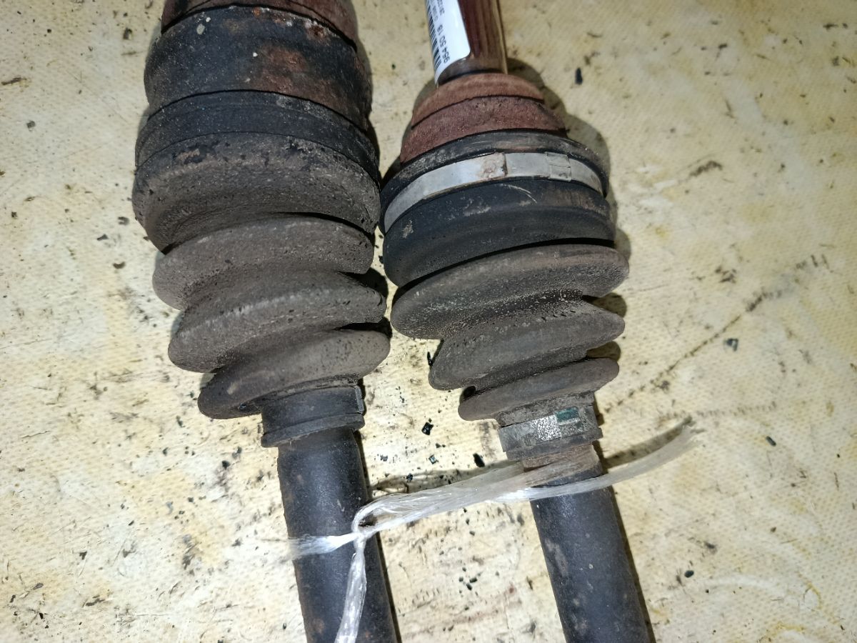 Привод на Mitsubishi Grandis NA4W 4G69 Фото 3