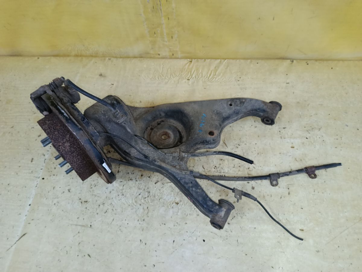 Ступица на Mitsubishi Grandis NA4W 4G69 Фото 1