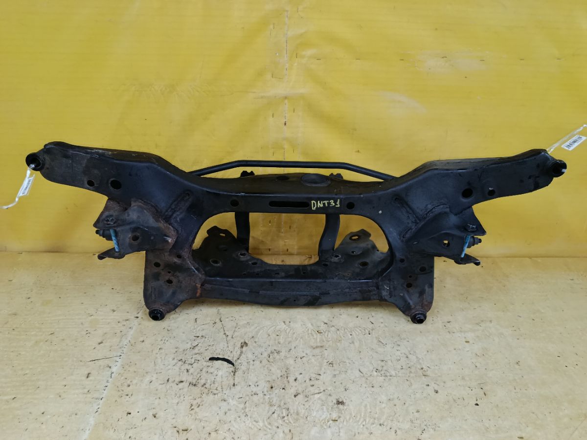 Балка подвески на Nissan X-Trail DNT31 M9R Фото 1