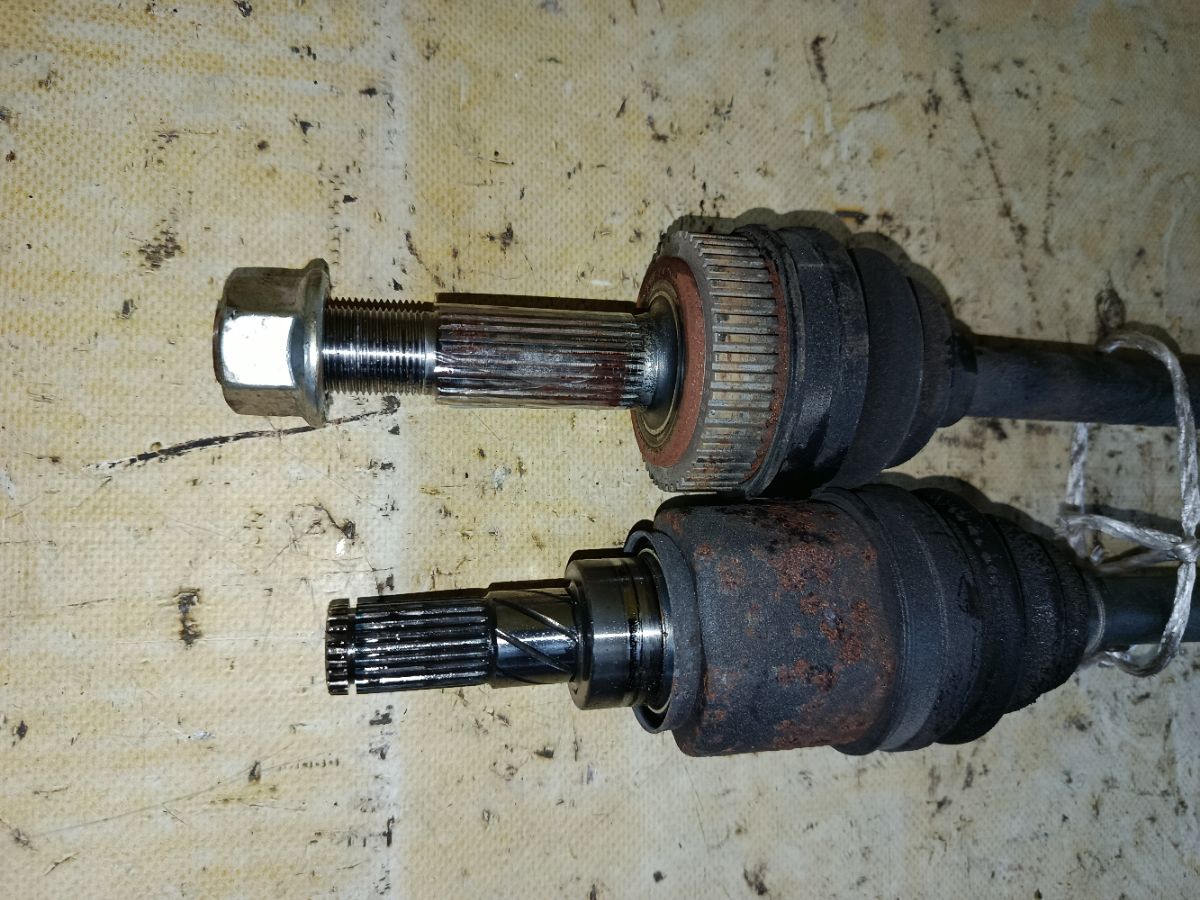 Привод на Nissan X-Trail DNT31 M9R Фото 2