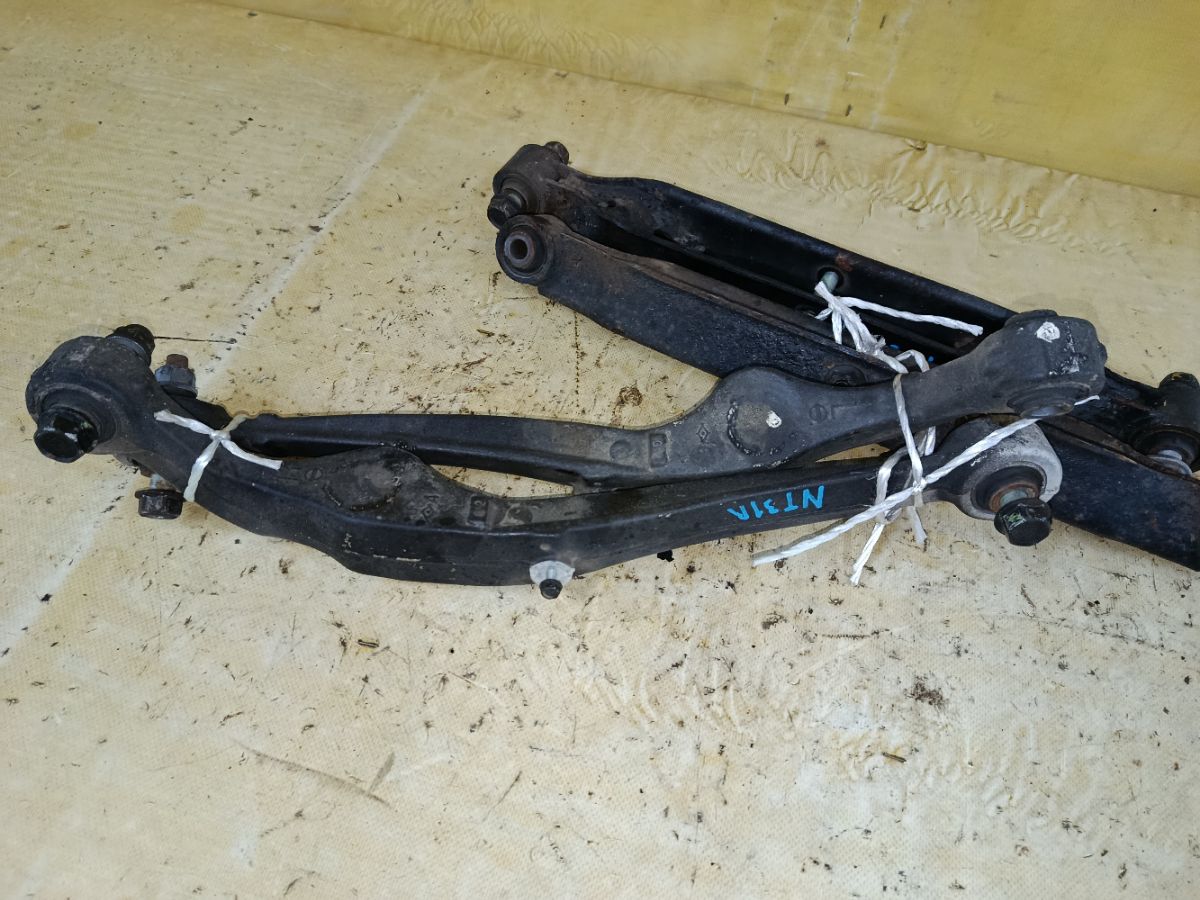 Рычаг на Nissan X-Trail DNT31 M9R Фото 2