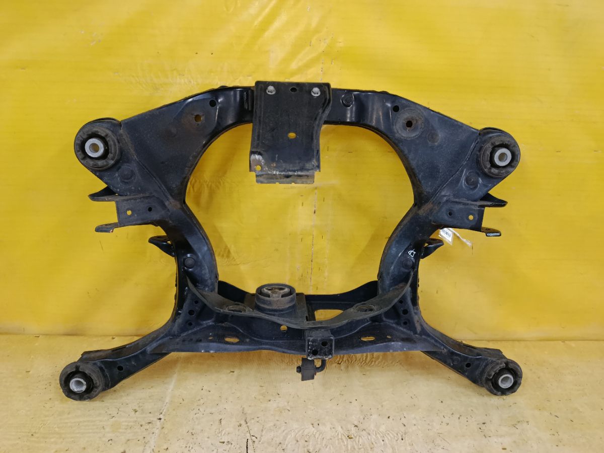 Балка подвески на Toyota Alphard Hybrid AYH30W 2AR-FXE Фото 1