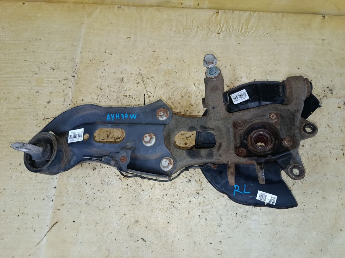 Ступица на Toyota Alphard Hybrid AYH30W 2AR-FXE Фото 1