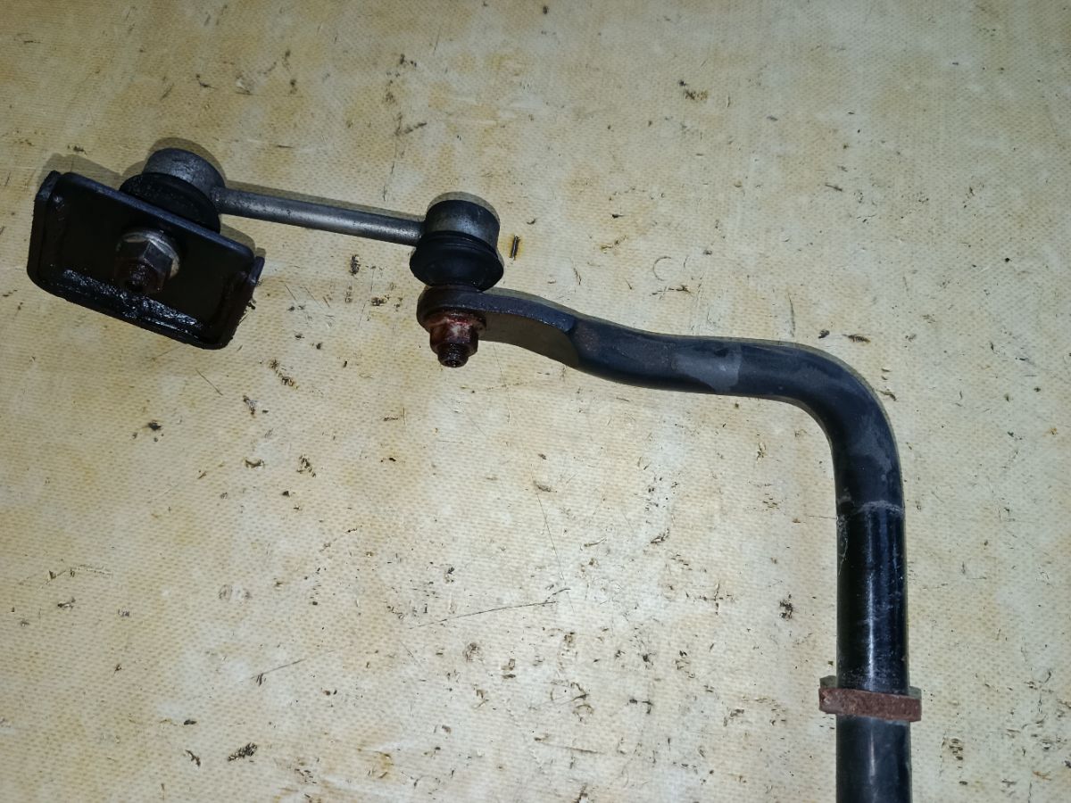 Стабилизатор на Toyota Alphard Hybrid AYH30W 2AR-FXE Фото 4