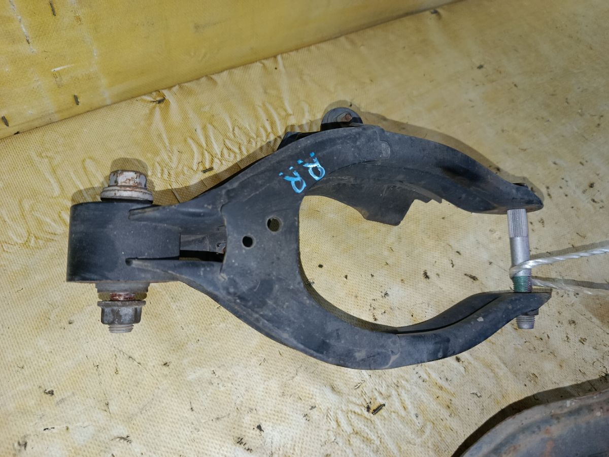 Рычаг на Toyota Alphard Hybrid AYH30W 2AR-FXE Фото 7