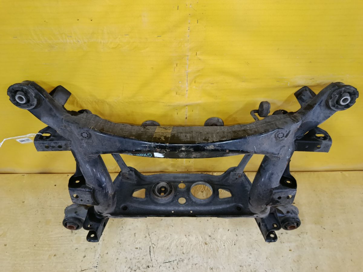 Балка подвески 51206-51030, 51206-53020 на Toyota Mark Ii GX110 1G-FE Фото 2