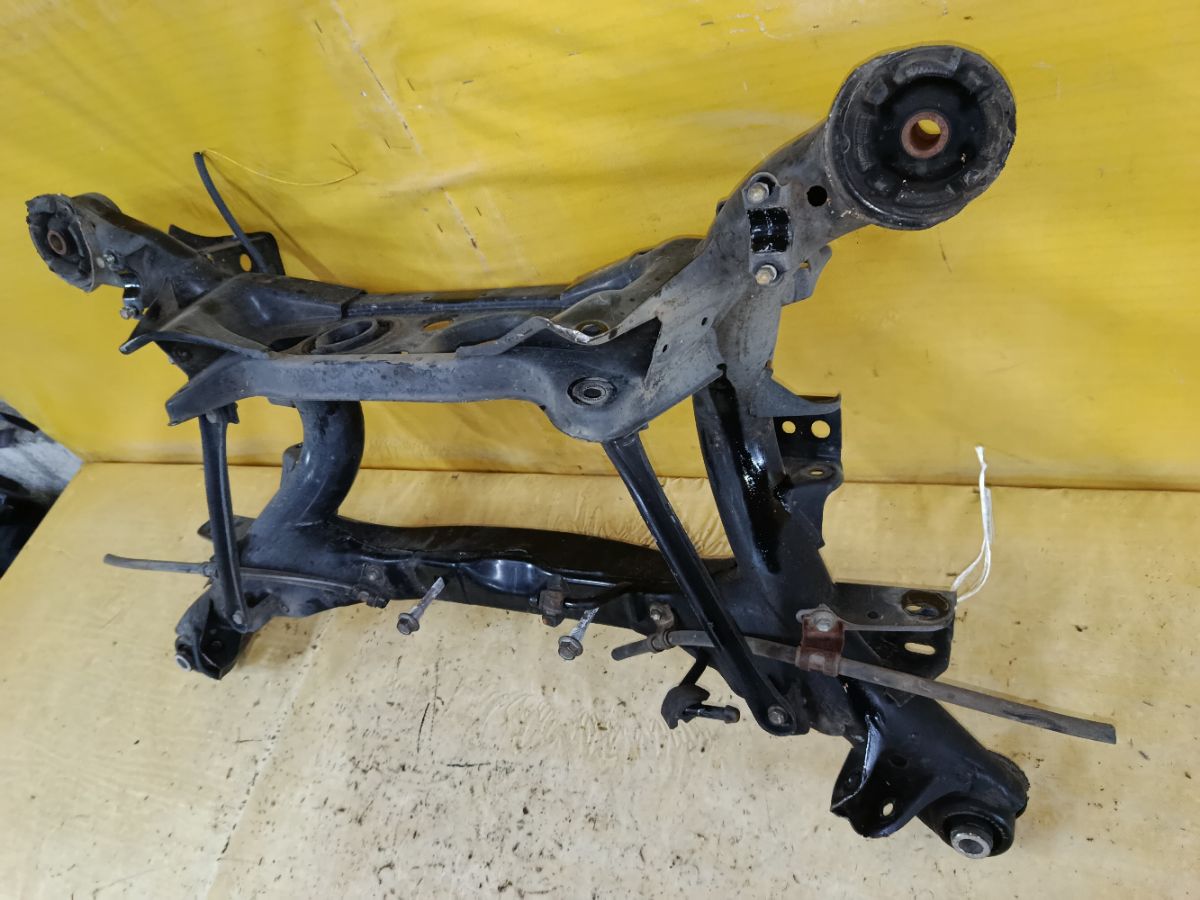 Балка подвески 51206-51030, 51206-53020 на Toyota Mark Ii GX110 1G-FE Фото 8