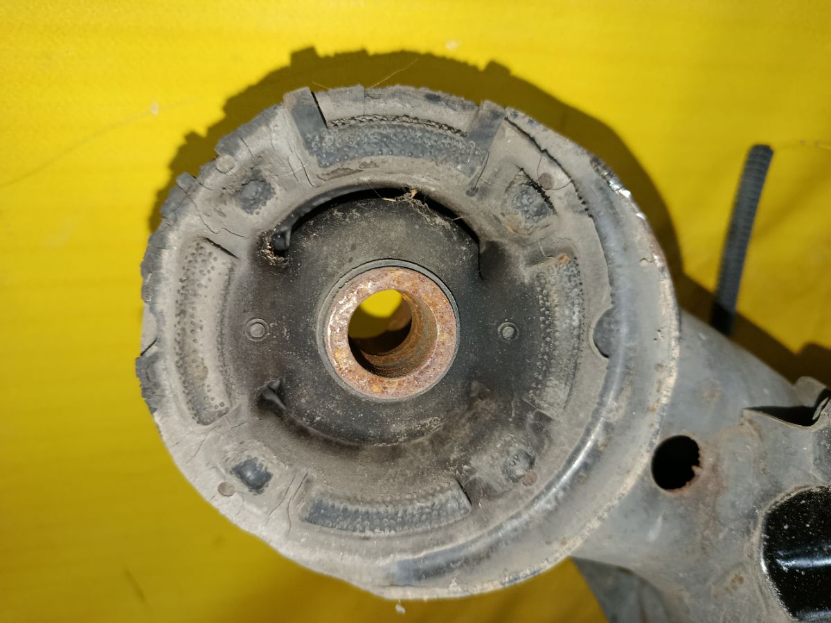 Балка подвески 51206-51030, 51206-53020 на Toyota Mark Ii GX110 1G-FE Фото 10