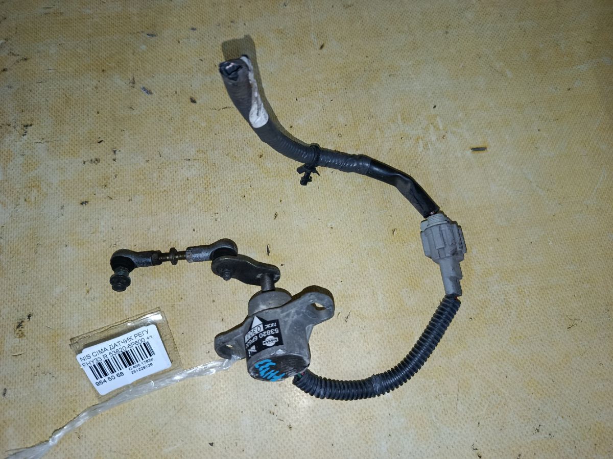 Датчик регулировки наклона фар 53820-6P600 на Nissan Cima FHY33 Фото 1