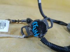 Датчик регулировки наклона фар 53820-6P600 на Nissan Cima FHY33 Фото 2