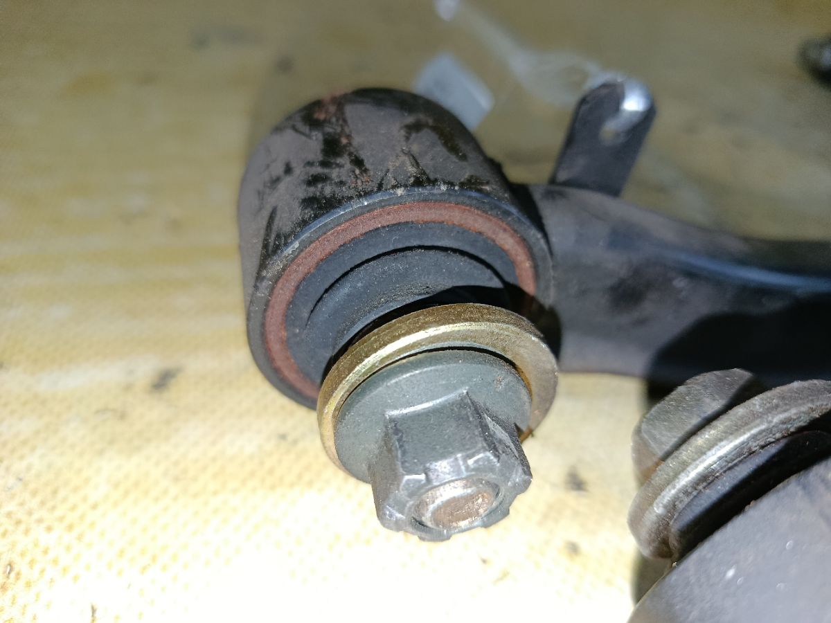 Рычаг на Nissan Cima FHY33 VQ30DET Фото 16