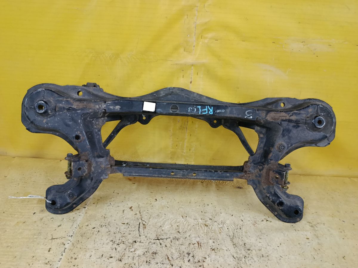 Балка подвески на Honda Stepwgn RF1 B20B Фото 5