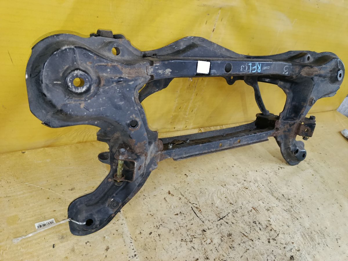 Балка подвески на Honda Stepwgn RF1 B20B Фото 8