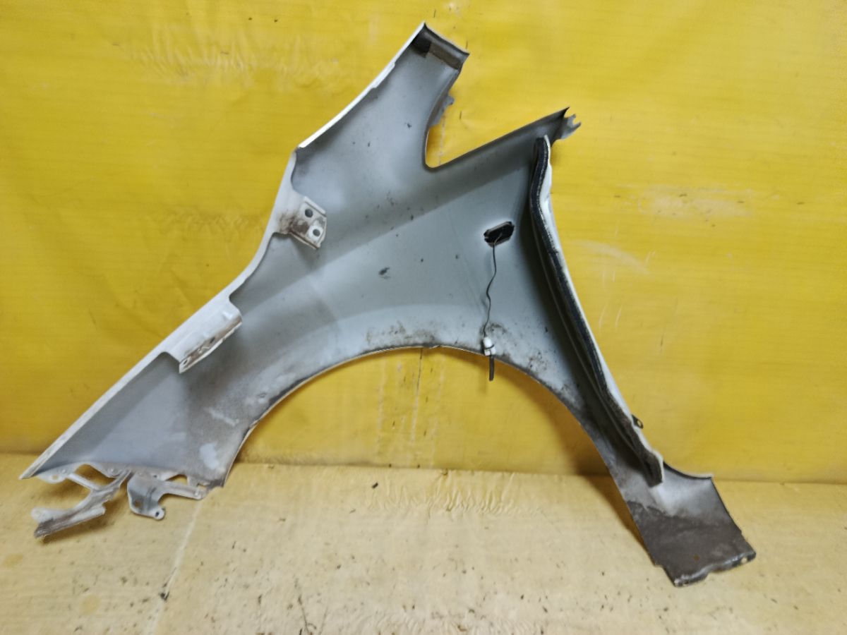 Крыло переднее на Nissan Leaf AZE0 Фото 4