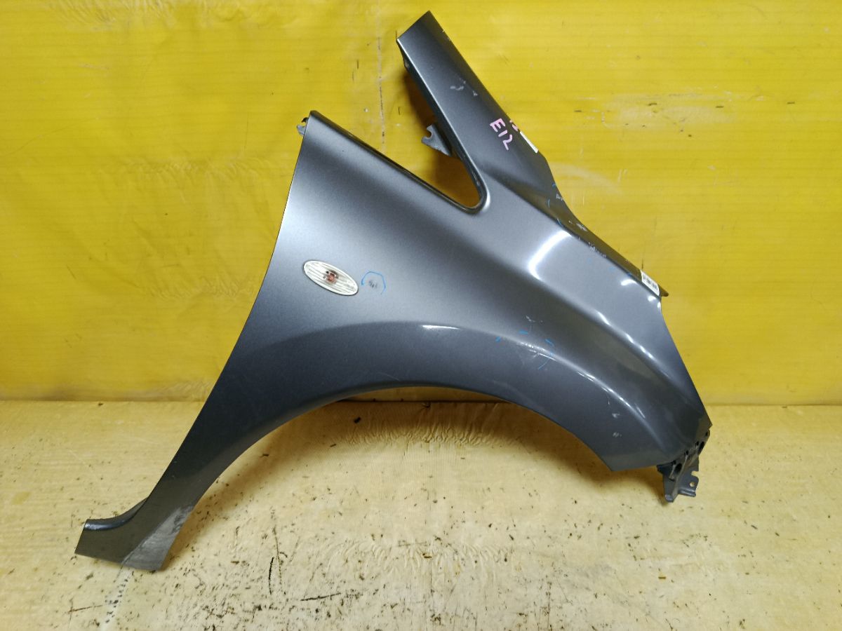 Крыло переднее на Nissan Note E12 Фото 1