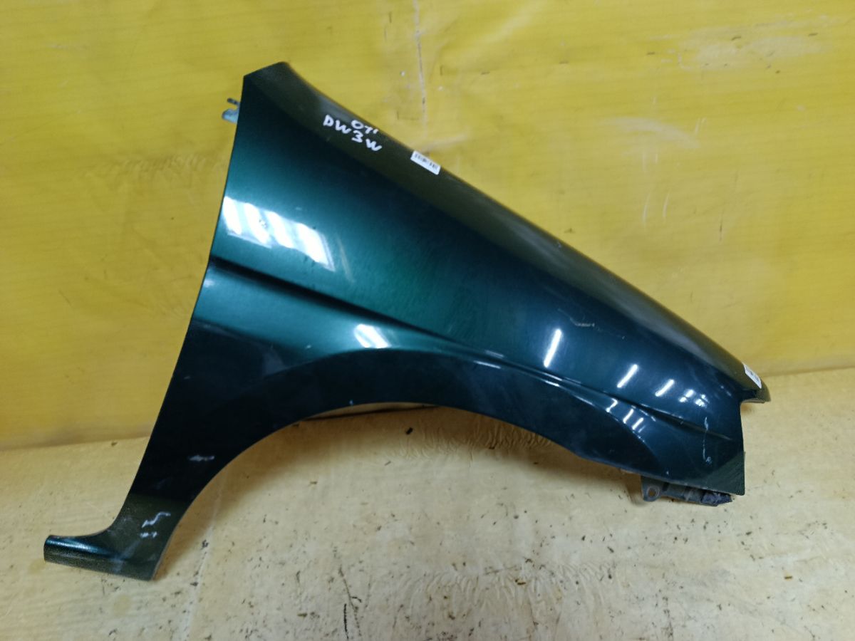 Крыло переднее на Mazda Demio DW3W Фото 1