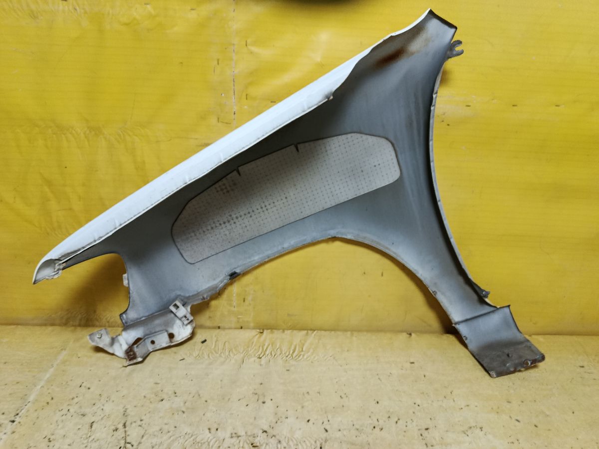 Крыло переднее на Nissan Cube Z10 Фото 5