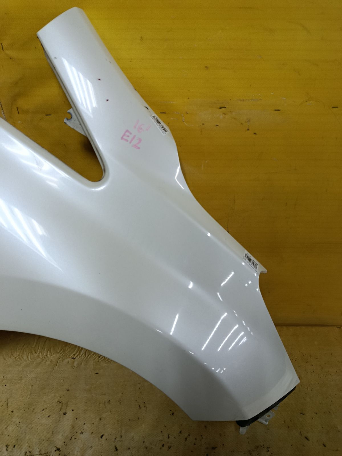 Крыло переднее на Nissan Note E12 Фото 2