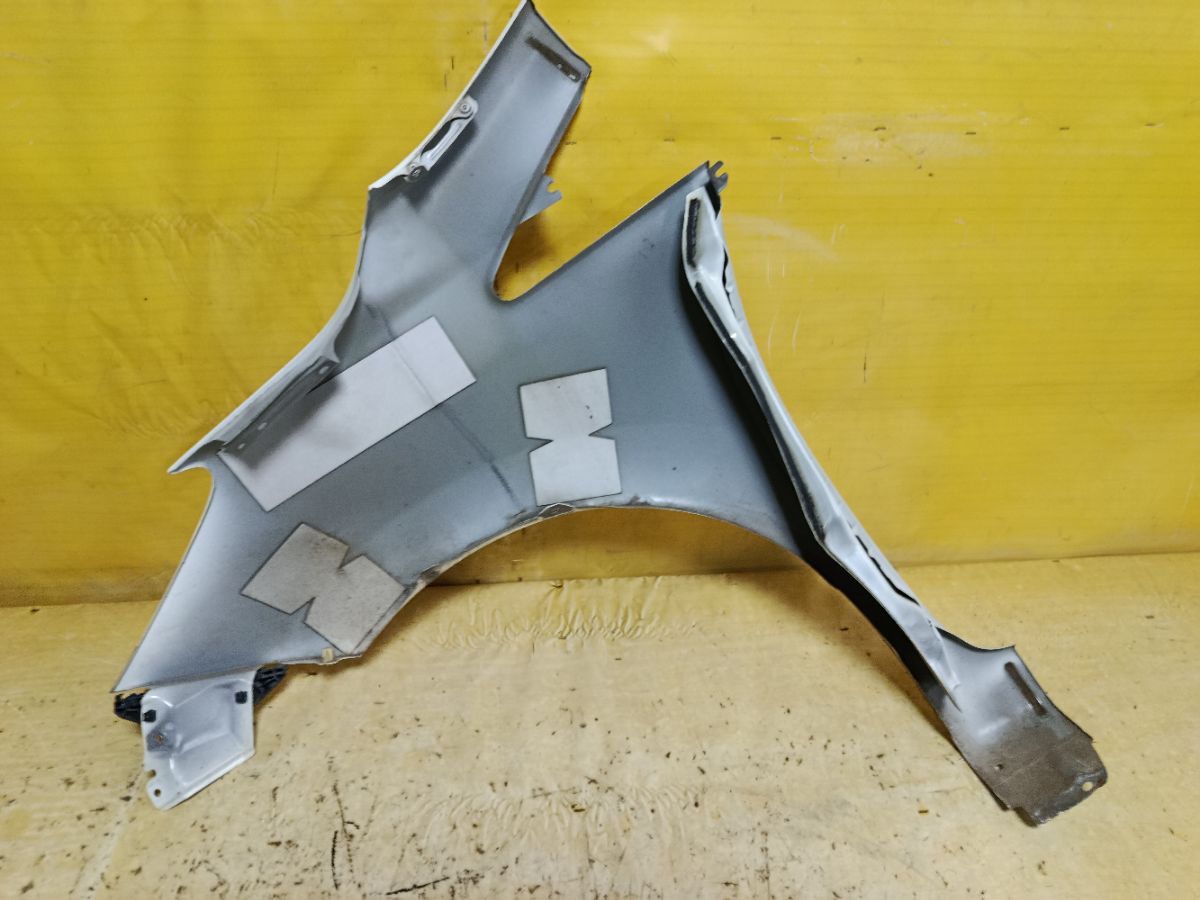 Крыло переднее на Nissan Note E12 Фото 4