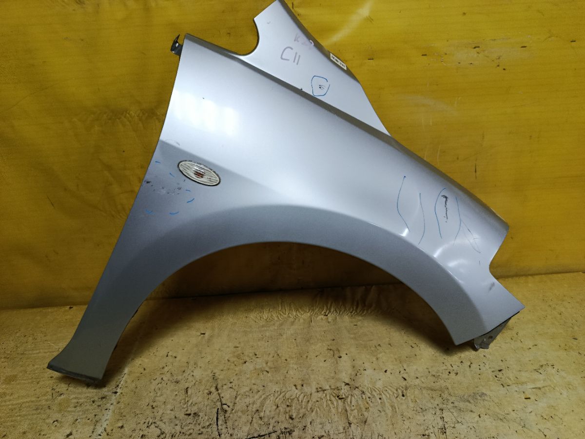 Крыло переднее на Nissan Tiida C11 Фото 1