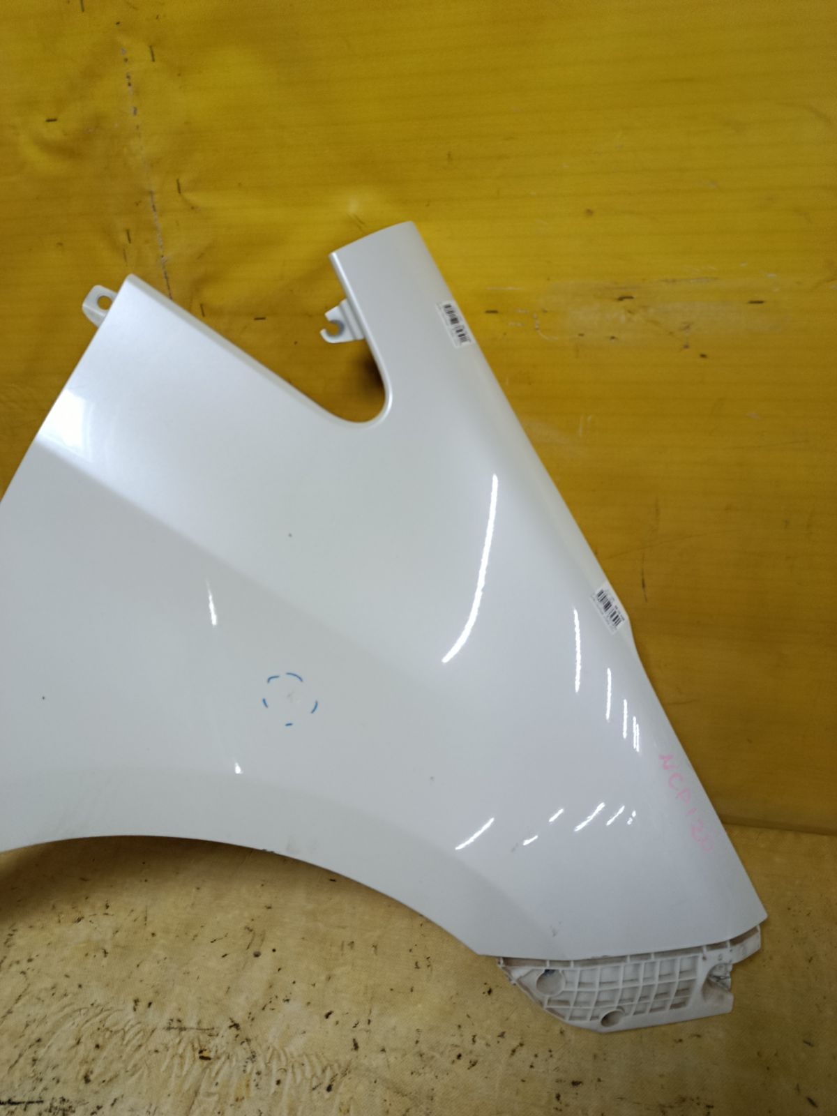 Крыло переднее на Toyota Ractis NCP120 Фото 3